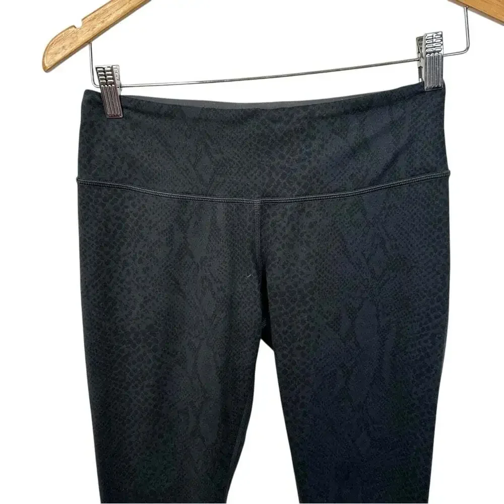 Lululemon High Times Pant Luon Desert Snake Deep Coal Black Size 6 Yoga Core